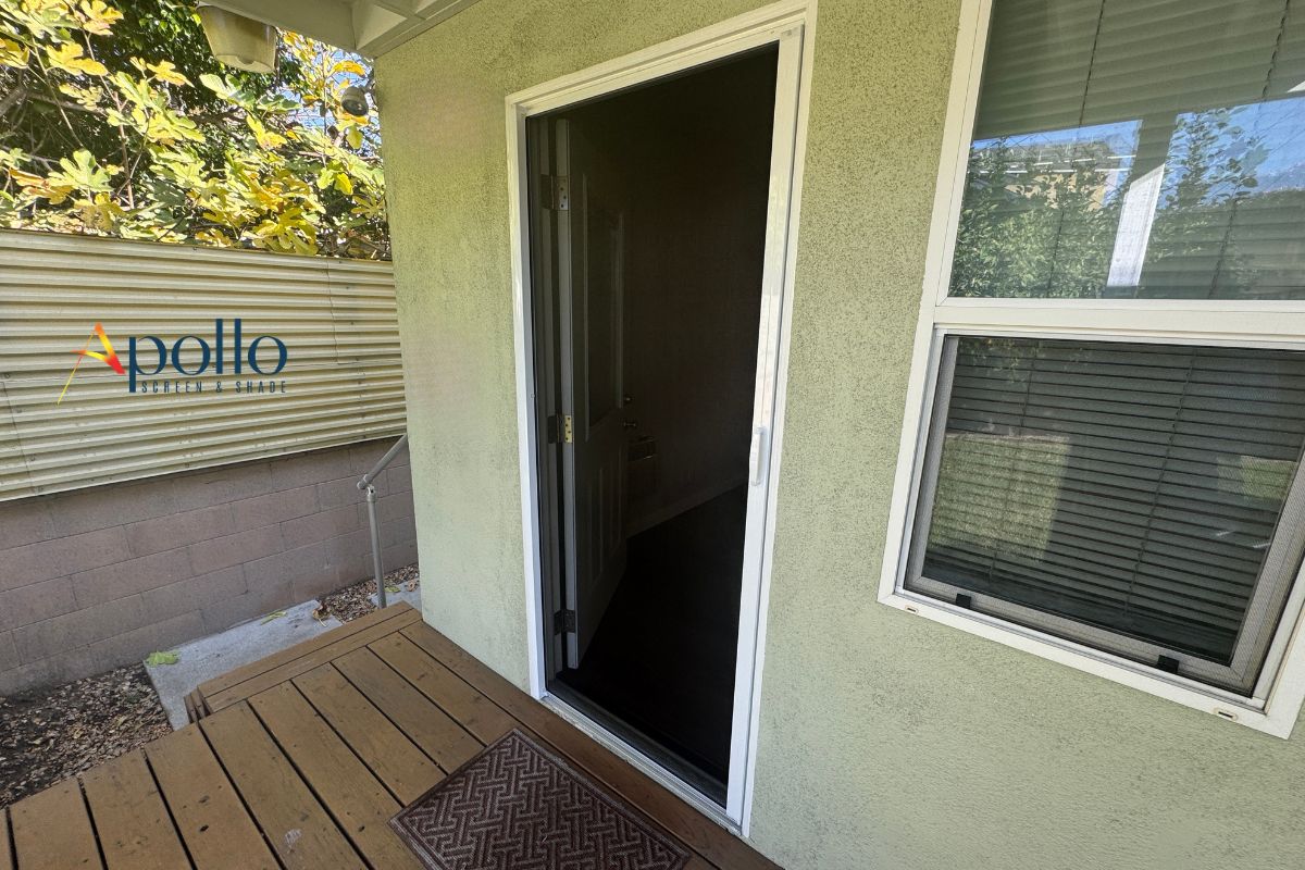 Apollo Retractable Screen Bugs Out, Peace In.